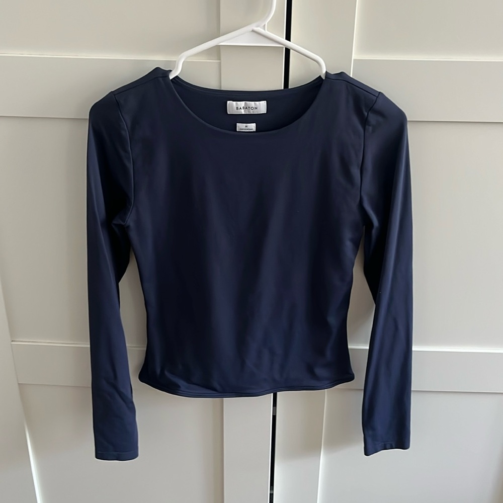Aritzia Babaton waist length contour long sleeve crew neck top size medium navy
